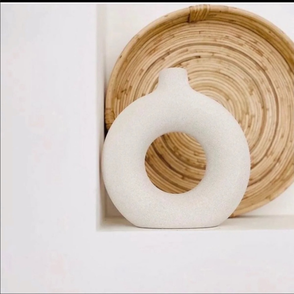 - H&M Small Donut Vase .